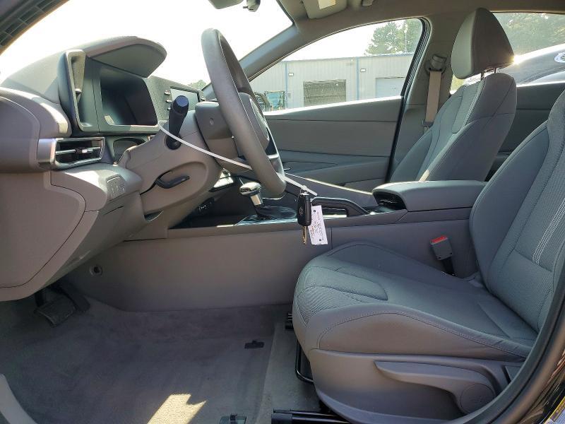 2024 HYUNDAI ELANTRA SE — Фото 7 из 12