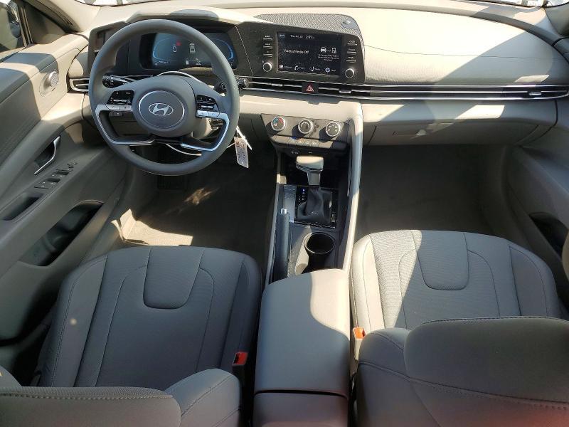 2024 HYUNDAI ELANTRA SE — Фото 8 из 12