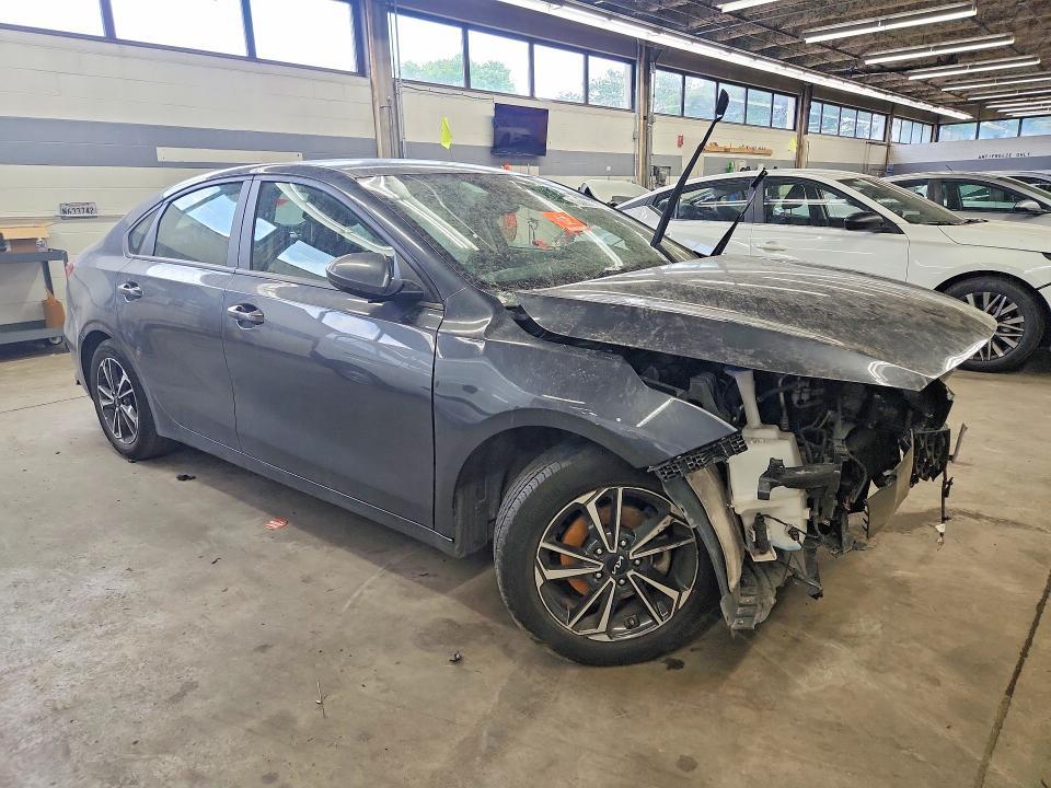 2024 KIA FORTE LXS — Фото 4 из 12