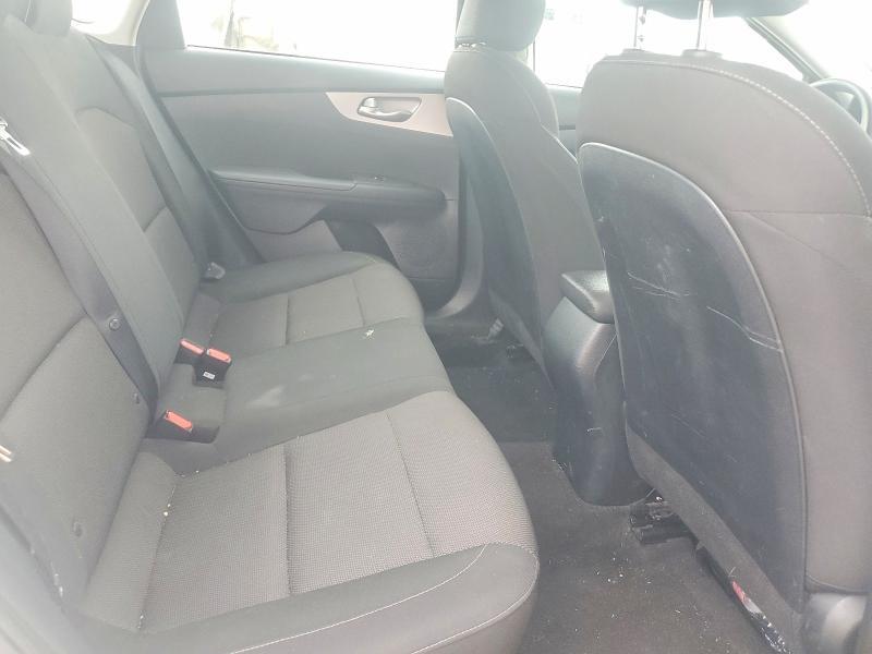 2024 KIA FORTE LX — Фото 10 из 12