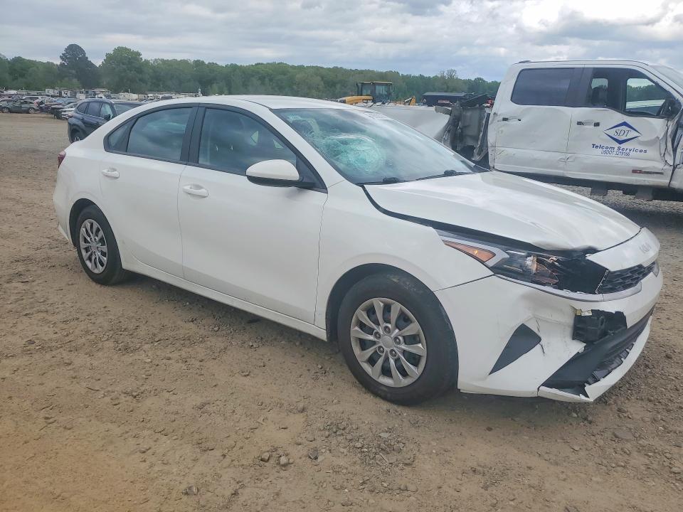 2024 KIA FORTE LX — Фото 4 из 12