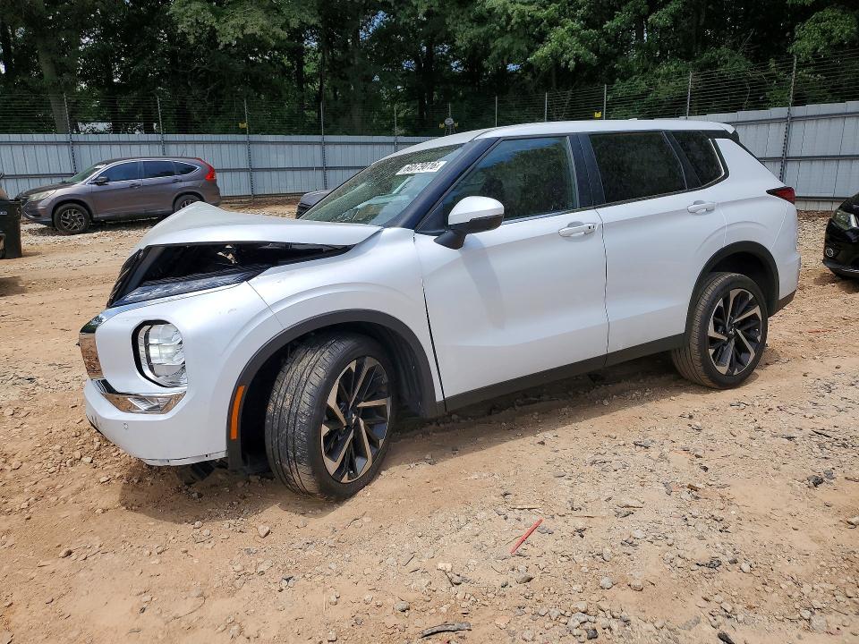 2024 MITSUBISHI OUTLANDER SE/BLACK EDITION