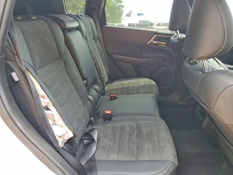 2024 MITSUBISHI OUTLANDER SE/BLACK EDITION — Фото 11 из 13