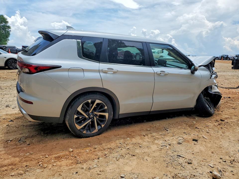2024 MITSUBISHI OUTLANDER SE/BLACK EDITION — Фото 3 из 13