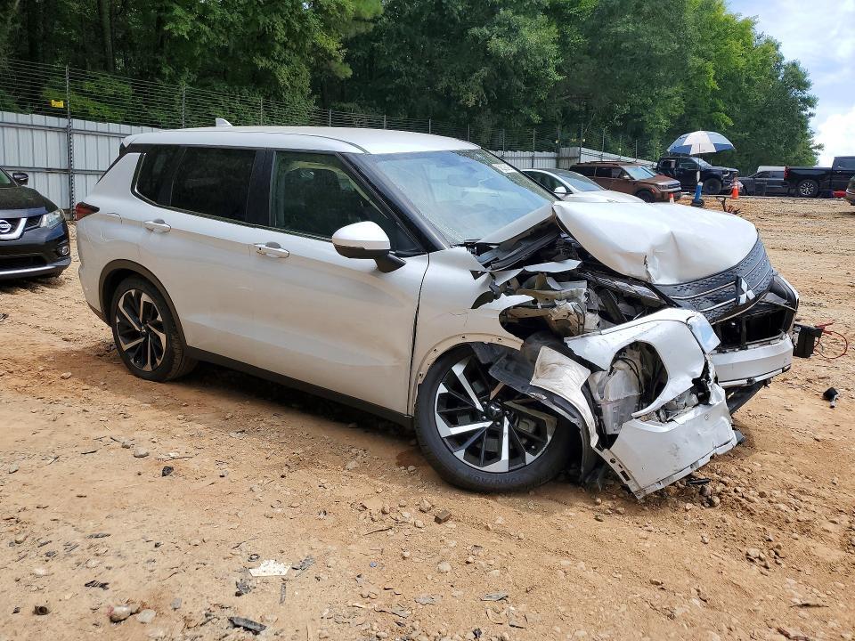 2024 MITSUBISHI OUTLANDER SE/BLACK EDITION — Фото 4 из 13