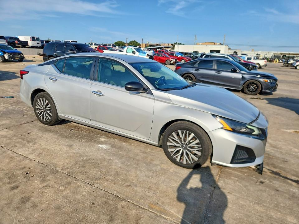 1N4BL4DV4RN393181 2024 NISSAN ALTIMA photo no. 4