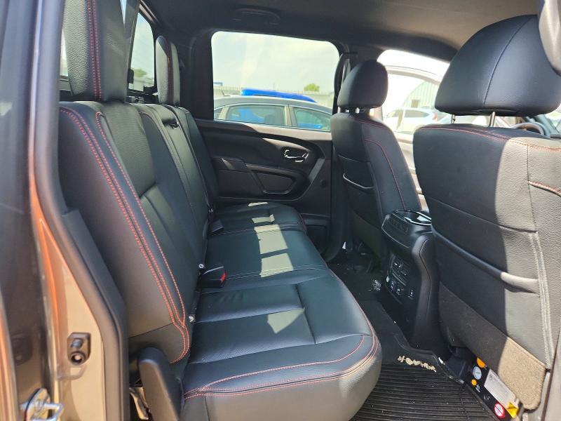 2024 NISSAN TITAN PRO-4X — Фото 10 из 12
