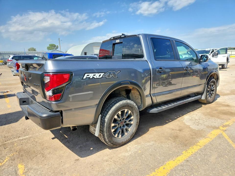 2024 NISSAN TITAN PRO-4X — Фото 3 из 12