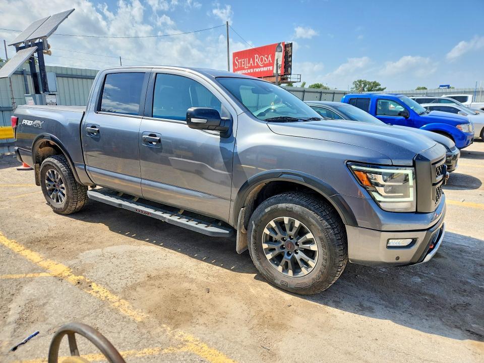 2024 NISSAN TITAN PRO-4X — Фото 4 из 12