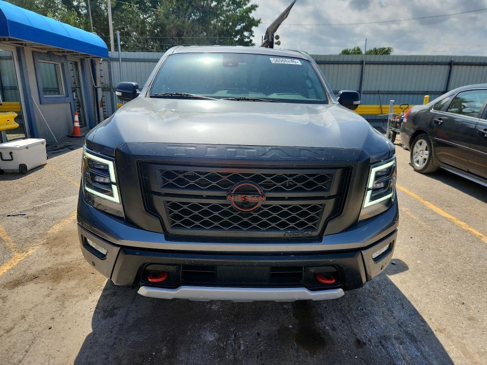 2024 NISSAN TITAN PRO-4X — Фото 5 из 12