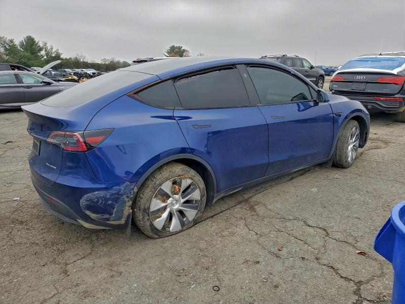 2024 TESLA MODEL Y — Фото 3 из 12