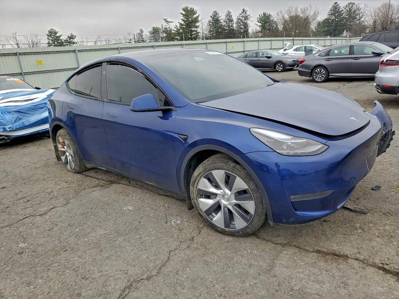2024 TESLA MODEL Y — Фото 4 из 12