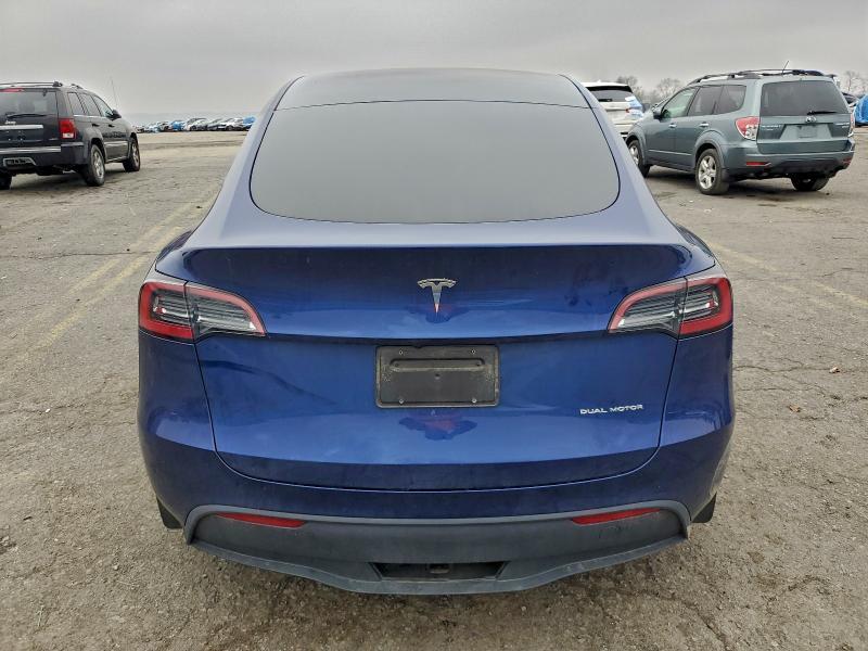 2024 TESLA MODEL Y — Фото 6 из 12