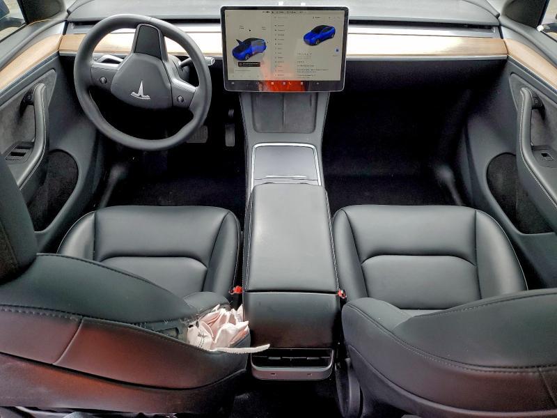 2024 TESLA MODEL Y — Фото 8 из 12