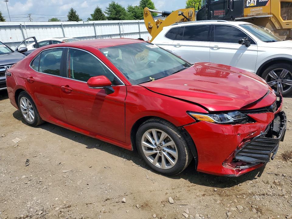 2024 TOYOTA CAMRY LE — Фото 4 из 12