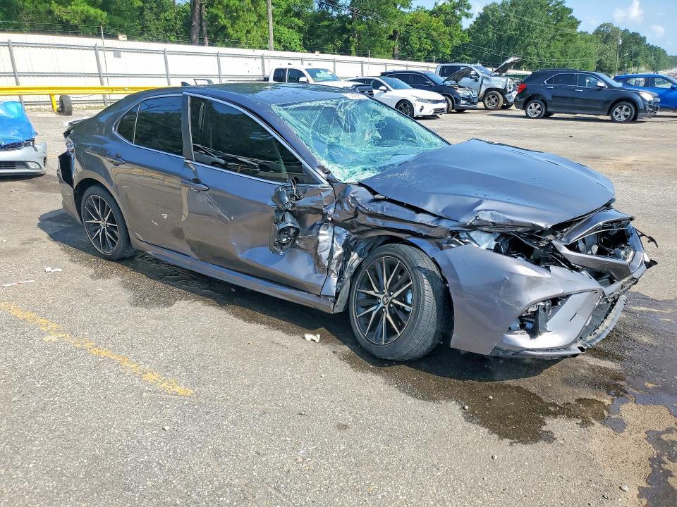 2024 TOYOTA CAMRY SE — Фото 4 из 12