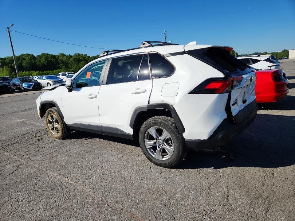 2024 TOYOTA RAV4 XLE — Фото 2 из 14