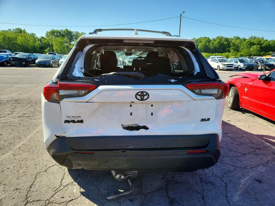 2024 TOYOTA RAV4 XLE — Фото 6 из 14