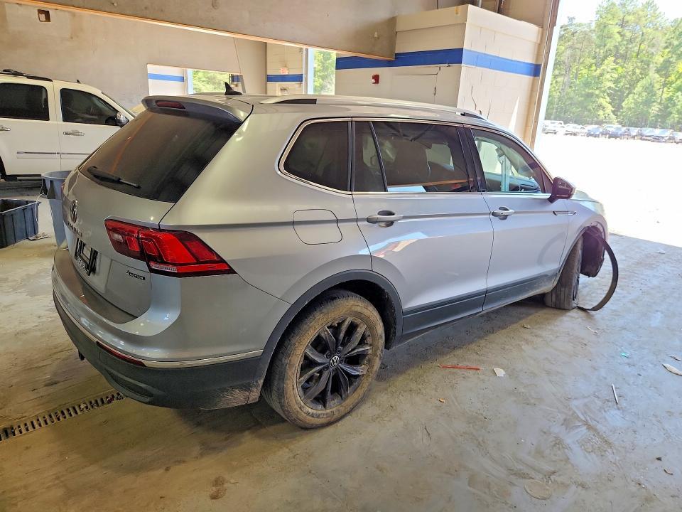 2024 VOLKSWAGEN TIGUAN SE — Фото 3 из 13
