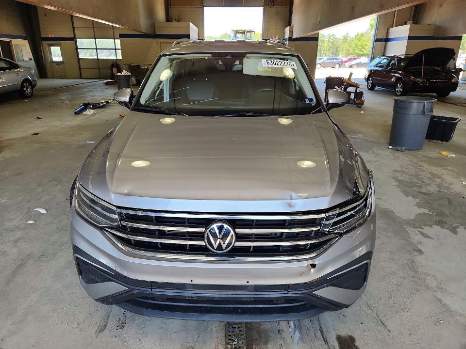 2024 VOLKSWAGEN TIGUAN SE — Фото 5 из 13