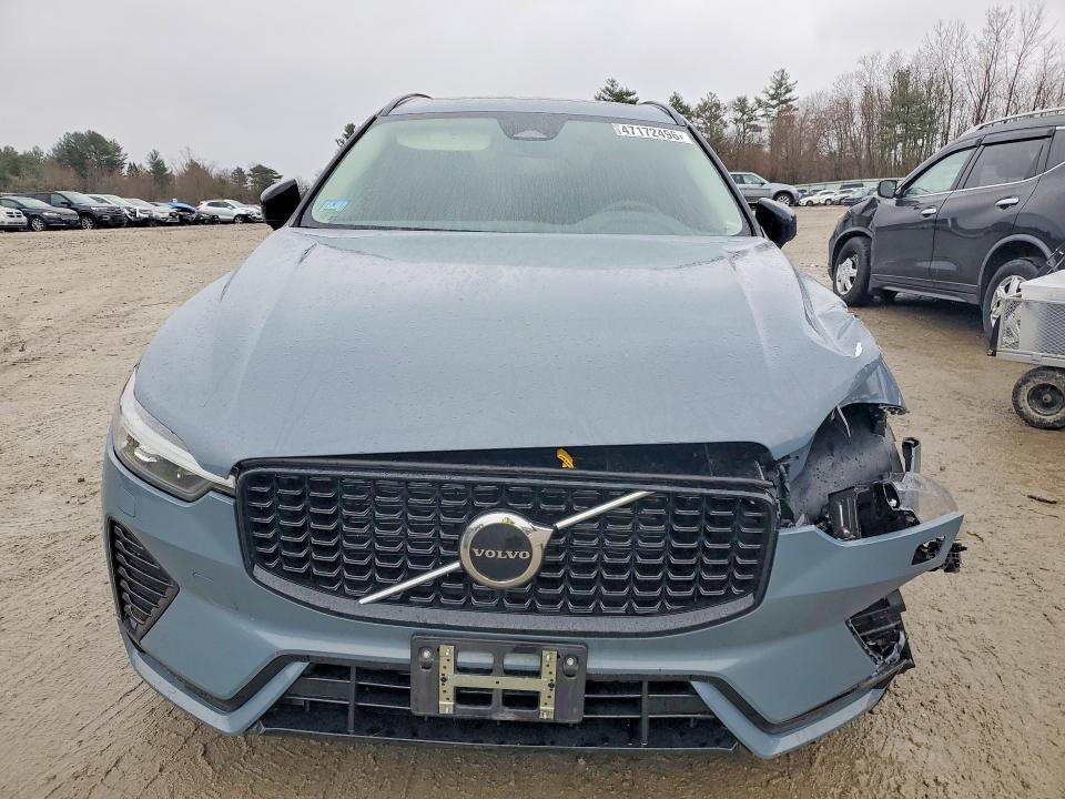 2024 VOLVO XC60 CORE — Фото 5 из 14