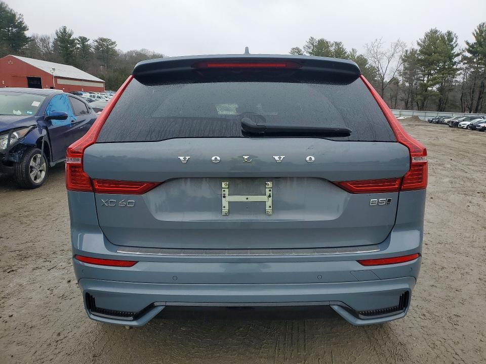 2024 VOLVO XC60 CORE — Фото 6 из 14