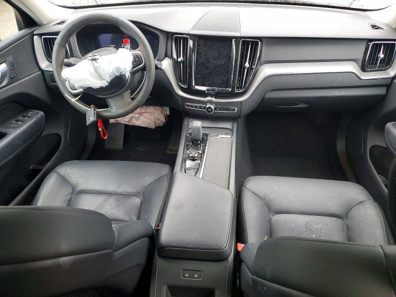 2024 VOLVO XC60 CORE — Фото 8 из 14