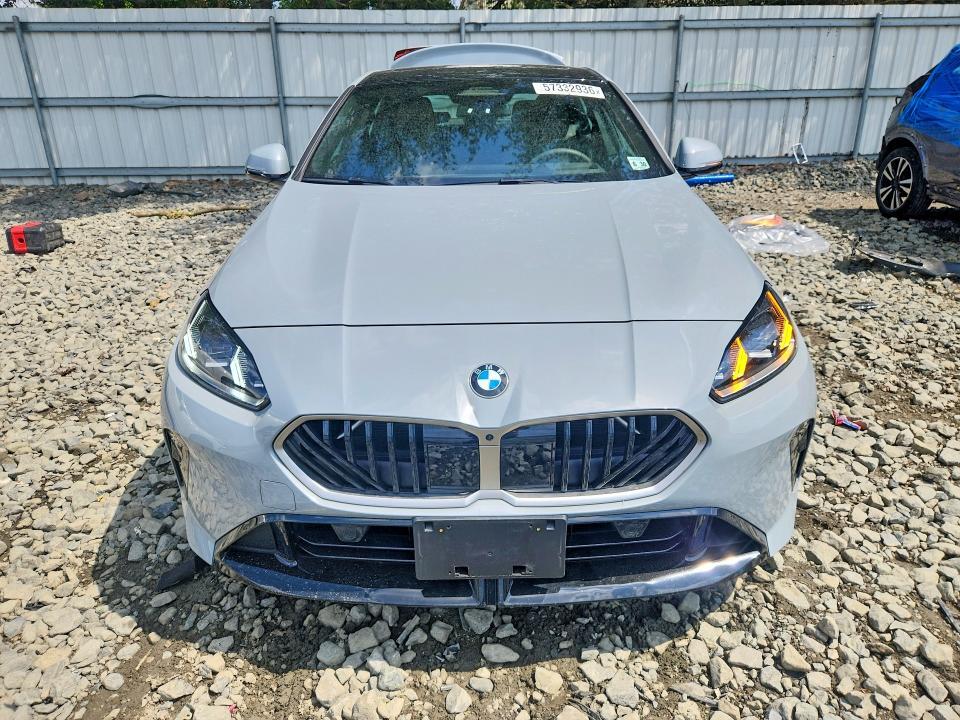 2025 BMW 228XI — Фото 5 из 12
