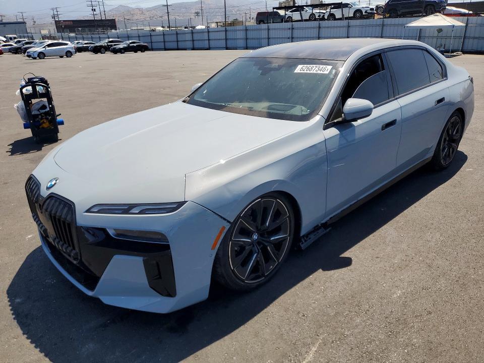 2025 BMW 740