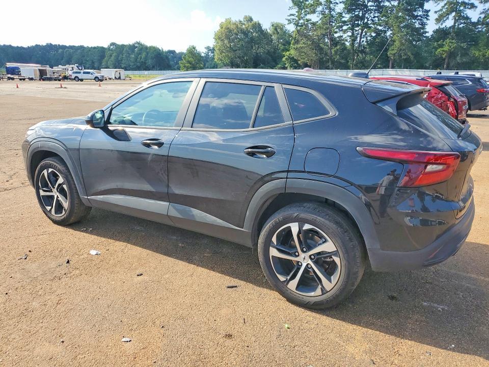 2025 CHEVROLET TRAX 1RS — Фото 2 из 12