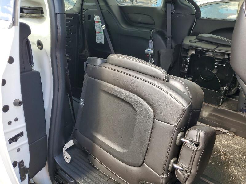 2025 CHRYSLER VOYAGER LX — Фото 11 из 13