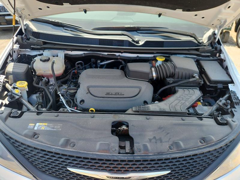 2025 CHRYSLER VOYAGER LX — Фото 12 из 13