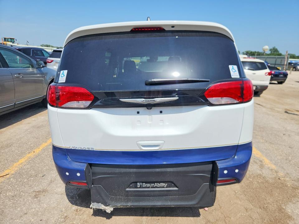 2025 CHRYSLER VOYAGER LX — Фото 6 из 13