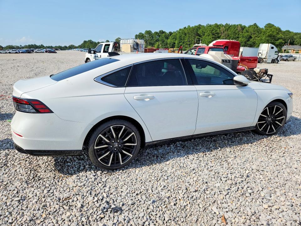 2025 HONDA ACCORD TOURING HYBRID — Фото 3 из 13