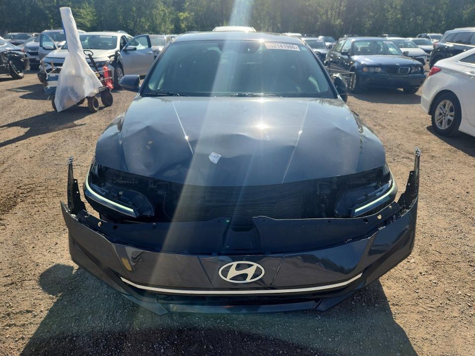 2025 HYUNDAI ELANTRA LUXURY — Фото 5 из 13