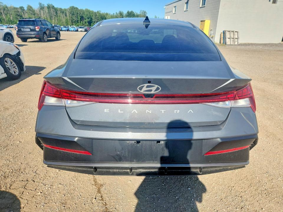 2025 HYUNDAI ELANTRA LUXURY — Фото 6 из 13