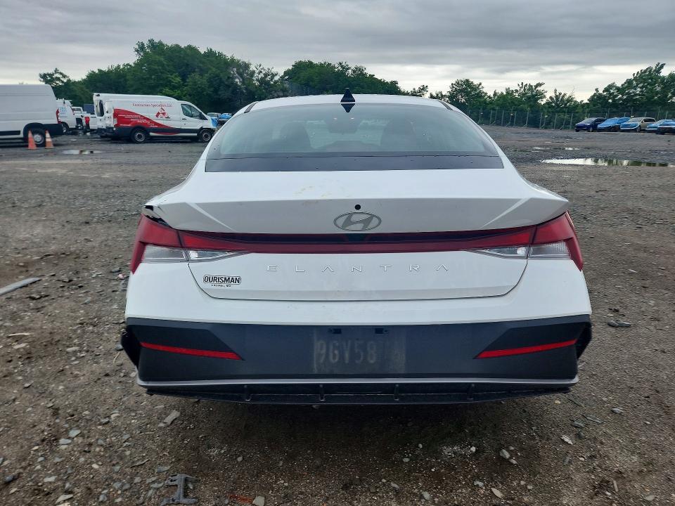 2025 HYUNDAI ELANTRA SE — Фото 6 из 13