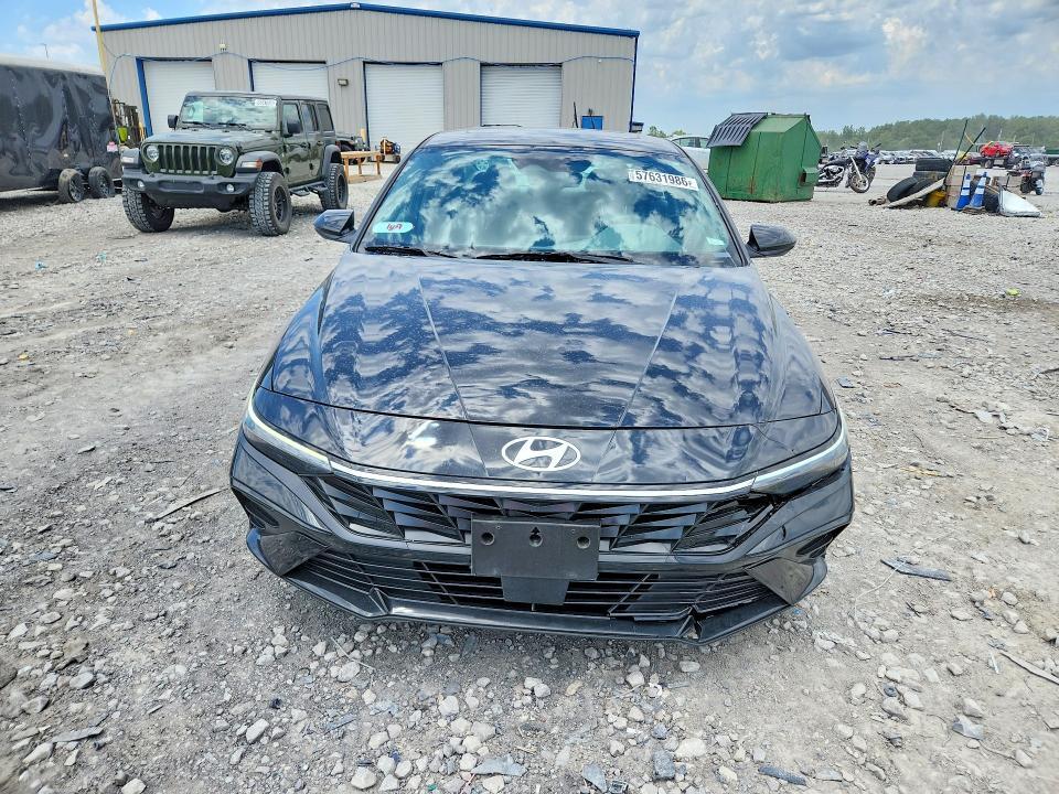 2025 HYUNDAI ELANTRA SEL — Фото 5 из 12