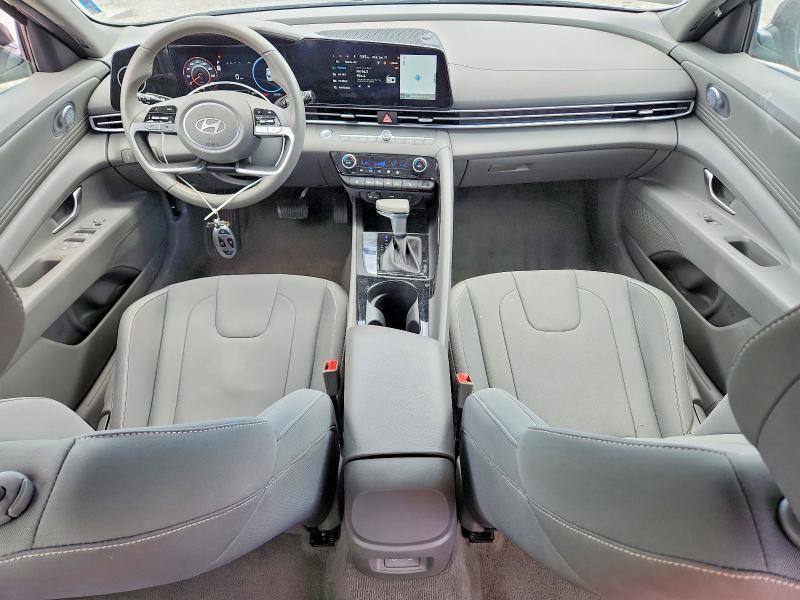 2025 HYUNDAI ELANTRA SEL — Фото 8 из 12