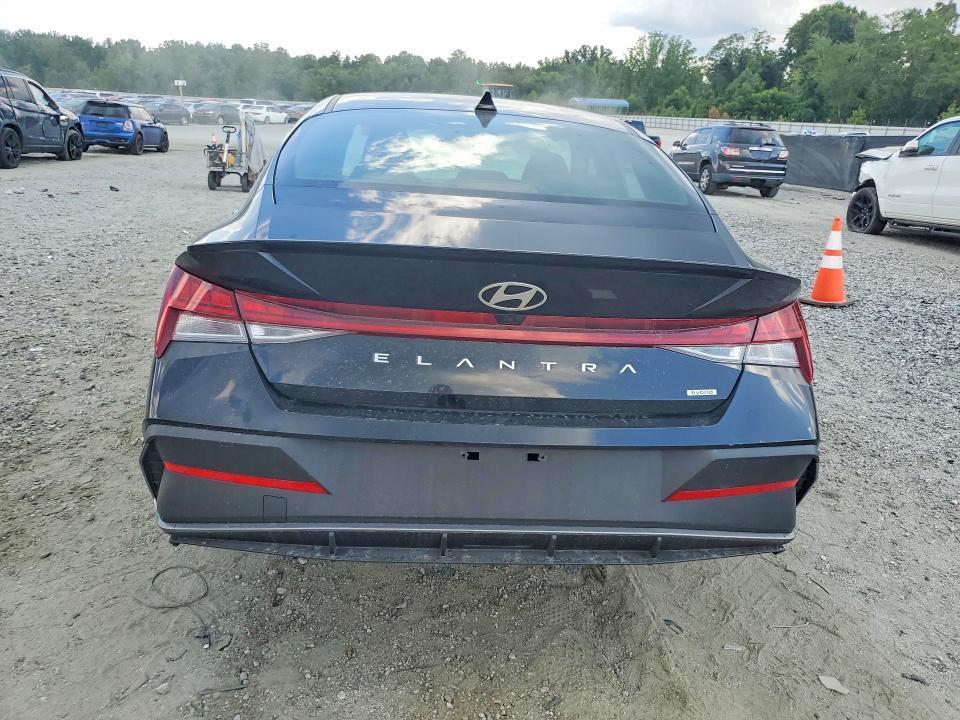 2025 HYUNDAI ELANTRA HYBRID SEL SPORT — Фото 6 из 12