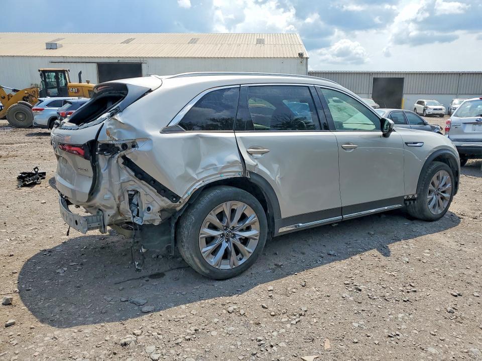 2025 MAZDA CX-90 PREMIUM PLUS — Фото 3 из 13