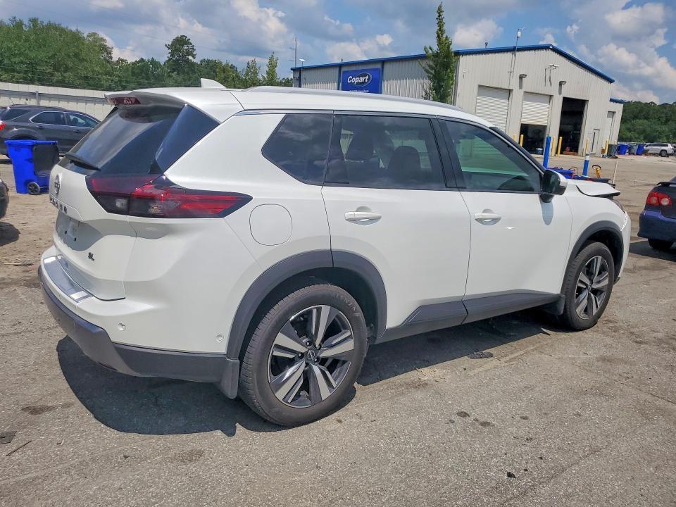 2025 NISSAN ROGUE SL — Фото 3 из 13