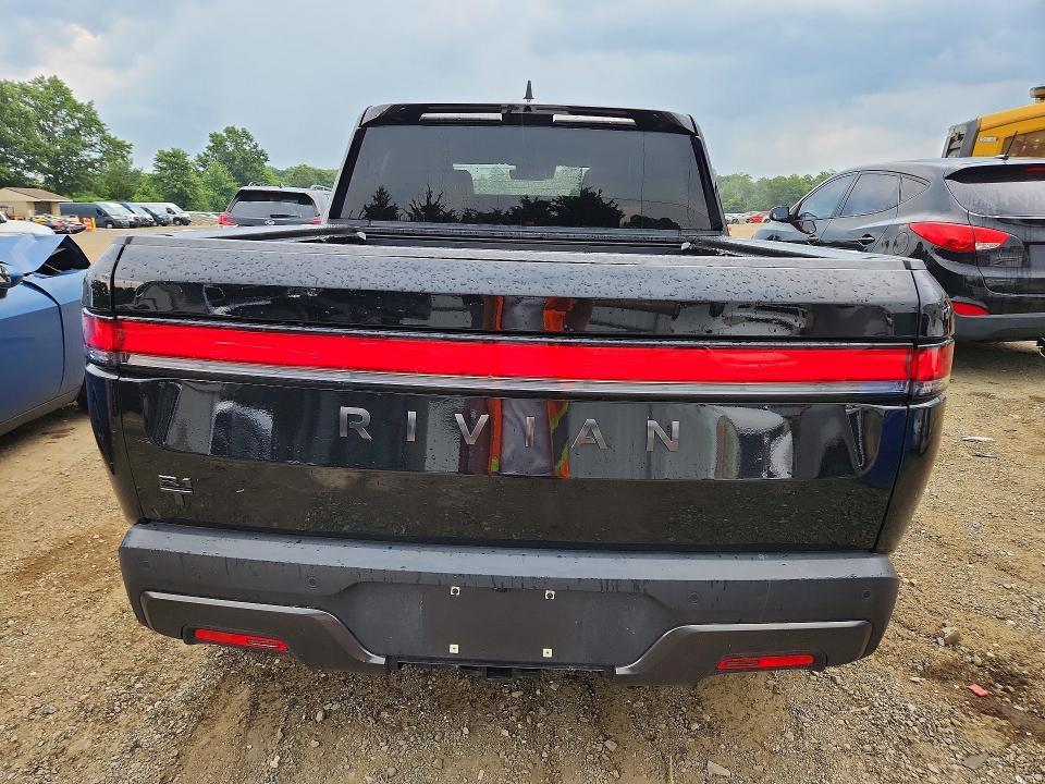 2025 RIVIAN R1T ADVENTURE — Фото 6 из 12
