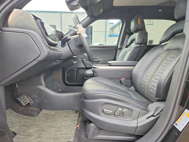 2025 RIVIAN R1T ADVENTURE — Фото 7 из 12