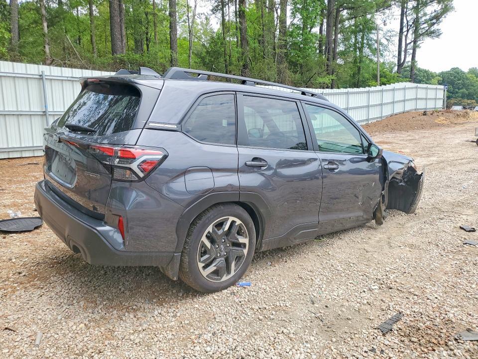 2025 SUBARU FORESTER PREMIER — Фото 3 из 13