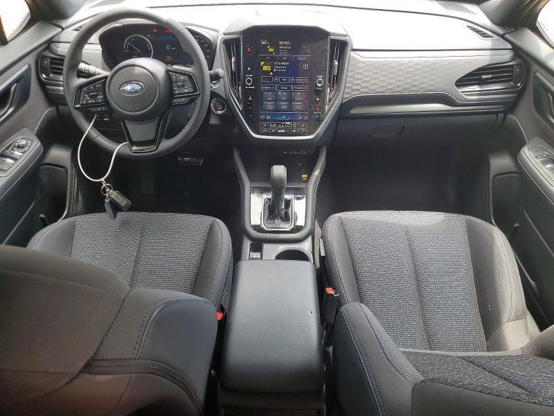 2025 SUBARU FORESTER PREMIER — Фото 8 из 13