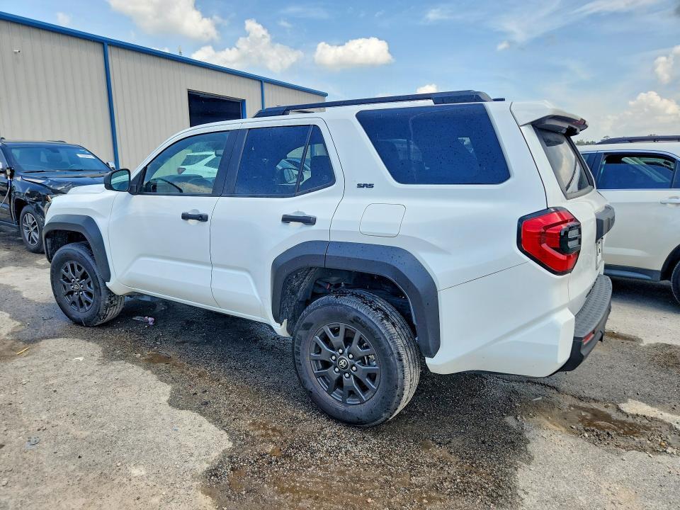 2025 TOYOTA 4RUNNER SR5 — Фото 2 из 13