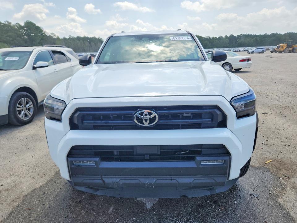 2025 TOYOTA 4RUNNER SR5 — Фото 5 из 13