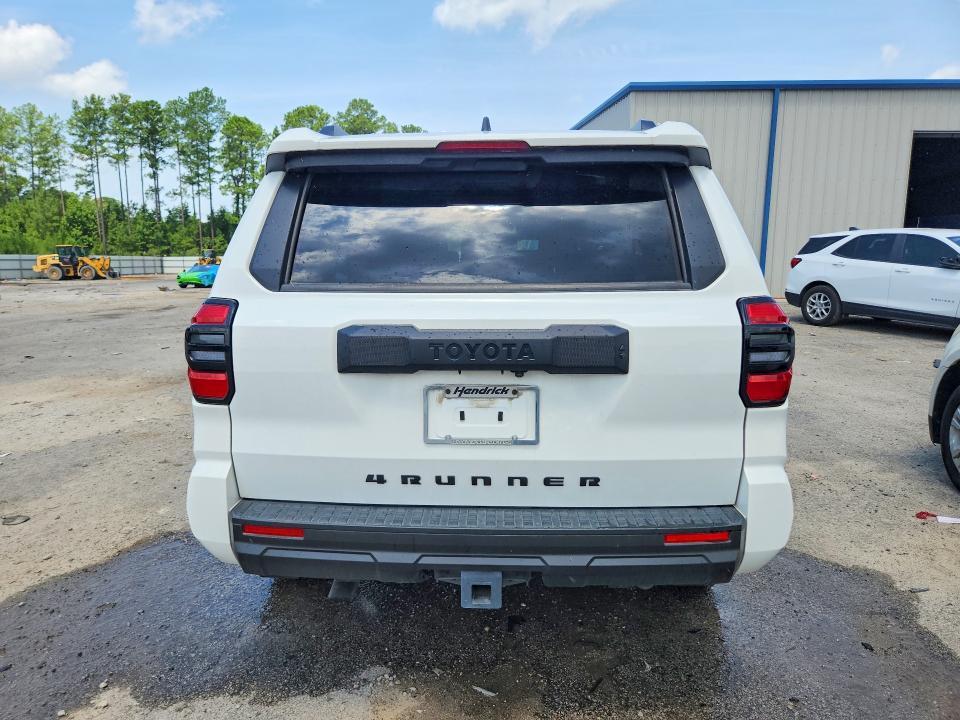 2025 TOYOTA 4RUNNER SR5 — Фото 6 из 13
