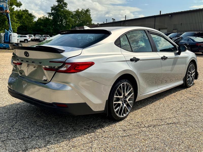 2025 TOYOTA CAMRY LE — Фото 4 из 10